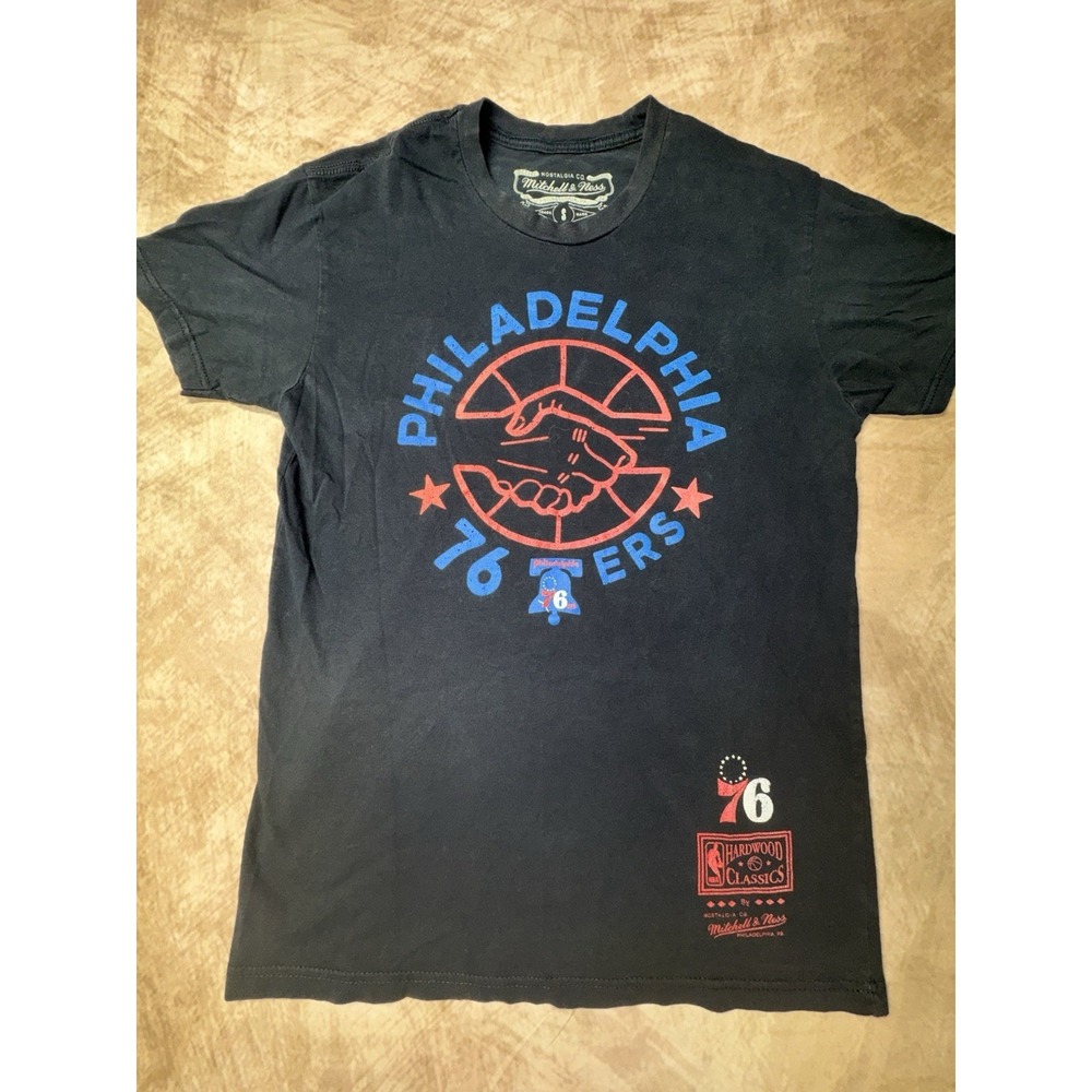 Philadelphia 76ers T-Shirt Black Mitchell & Ness Unisex Small Hardwood Classics